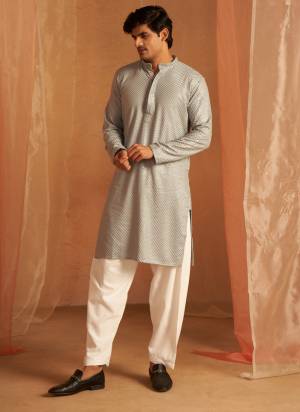 For A festive Wear,Grab These Readymade Kurta With Payjama in Fine Colored.These Kurta is Fabricated On Viscose And Art Silk Bottom With Designer Chikankari Embroidery Work.Buy Now.