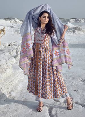 Looking These Beautiful Looking Readymade Suits.These Top Are Cotton And Bottom Are Cotton And Dupatta Are Cotton Fabricated.Its Beautified With Designer Printed With Work.