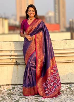 Garb These Party Wear Saree in Fine Colored.These Saree And Blouse is Fabricated On Jari Tissue.Its Beautified With Weaving Meenakari Pallu Designer.