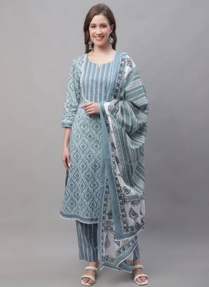 Garb These Beautiful Looking Readymade Suits.These Top Are Cotton And Bottom Are Cotton And Dupatta Are Cotton Fabricated.Its Beautified With Designer Printed.