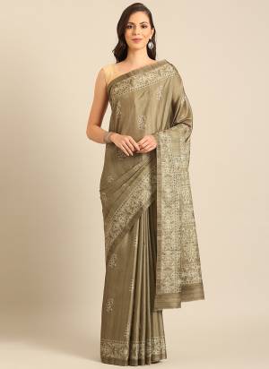 Garb These Party Wear Saree in Fine Colored.These Saree And Blouse is Fabricated On Cotton.Its Beautified With Wevon Thread Designer.