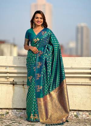 Attrective Look These Traditional Saree in Fine Colored.These Saree And Blouse is Fabricated On Soft Silk.Its Beautified With Weaving Dual Jari Rich Pallu Designer.