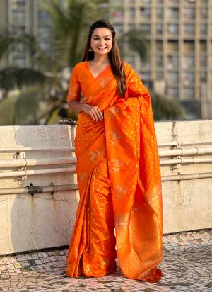 Attrective Look These Traditional Saree in Fine Colored.These Saree And Blouse is Fabricated On Soft Silk.Its Beautified With Weaving Dual Jari Rich Pallu Designer.