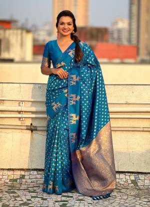 Attrective Look These Traditional Saree in Fine Colored.These Saree And Blouse is Fabricated On Soft Silk.Its Beautified With Weaving Dual Jari Rich Pallu Designer.