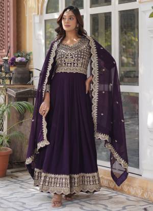 Attrective Looking These Beautiful Looking Readymade Long Gown With Dupatta.These Gown And Dupatta is Fabricated On Faux Georgette.Its Beautified With Designer Jari,Sequance Embroidery Work.