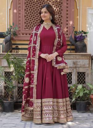 Attrective Looking These Beautiful Looking Readymade Long Gown With Dupatta.These Gown And Dupatta is Fabricated On Star Georgette.Its Beautified With Designer Jari,Sequance Embroidery Work.