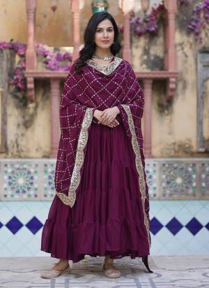 Garb These Beautiful Looking Party Wear Readymade Long Gown With Dupatta.These Gown And Dupatta is Fabricated On Star Georgette.Its Beautified With Designer Sequance,Jari Embroidery Work.