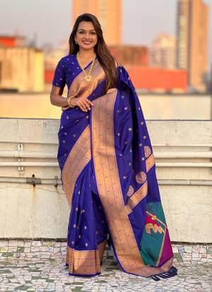 Attrective Look These Traditional Saree in Fine Colored.These Saree And Blouse is Fabricated On Soft Silk.Its Beautified With Weaving Rich Figure Pallu Designer.