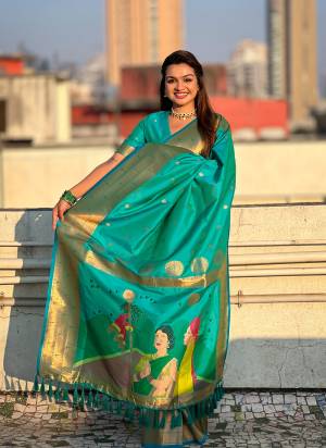 Attrective Look These Traditional Saree in Fine Colored.These Saree And Blouse is Fabricated On Soft Silk.Its Beautified With Weaving Rich Figure Pallu Designer.