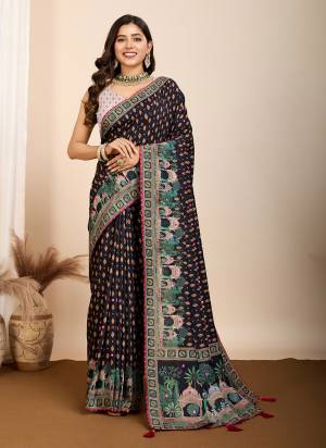 Looking This Partywear Saree Paired With Blouse.This Saree Are Muslin Cotton And Blouse Are Art Silk Based Fabric With Designer Digital Printed With Hand Work. Buy This Pretty Saree Now.