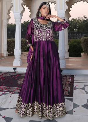 Attrective Looking These Anarkali Suit in Fine Colored Pair With Bottom And Dupatta.These Top Are Rangoli Silk And Dupatta Are Fabricated On Rangoli Silk Pair With Crepe Bottom.Its Beautified With Designer Embroidery Work.