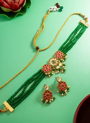 Attrective These Beautifil Multy Colored Necklace.These Necklace is Come Brass Material And Beautified With Artificial Pearal & Kundan Stone Work.