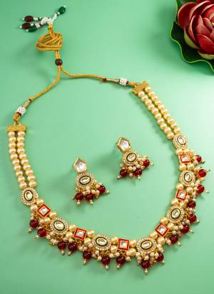 Attrective These Beautifil Multy Colored Necklace.These Necklace is Come Brass Material And Beautified With Artificial Pearal & Kundan Stone Work.