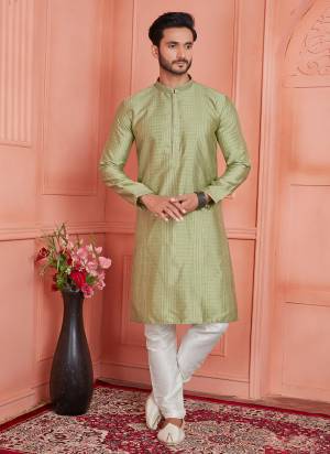 Looking These Party Wear Mans Wear Kutra Chididar Payjama wearing this fashionable. Tailored Kurta Are Jcquard Silk Brocade And Payjama Raymond Art Silk Fabriced With Wevon Pintux Disigner and fashioned with a banded collar for a dash of style.