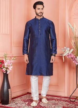 Looking These Party Wear Mans Wear Kutra Chididar Payjama wearing this fashionable. Tailored Kurta Are Jcquard Silk Brocade And Payjama Raymond Art Silk Fabriced With Wevon Pintux Disigner and fashioned with a banded collar for a dash of style.