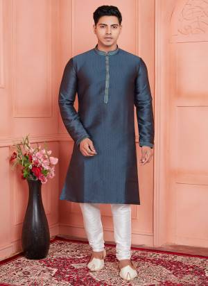 Looking These Party Wear Mans Wear Kutra Chididar Payjama wearing this fashionable. Tailored Kurta Are Jcquard Silk Brocade And Payjama Raymond Art Silk Fabriced With Wevon Pintux Disigner and fashioned with a banded collar for a dash of style.