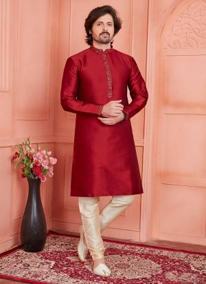 Looking These Party Wear Mans Wear Kutra Chididar Payjama wearing this fashionable. Tailored Kurta Are Jcquard Silk Brocade And Payjama Raymond Art Silk Fabriced With Wevon Pintux Disigner and fashioned with a banded collar for a dash of style.