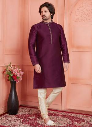 Looking These Party Wear Mans Wear Kutra Chididar Payjama wearing this fashionable. Tailored Kurta Are Jcquard Silk Brocade And Payjama Raymond Art Silk Fabriced With Wevon Pintux Disigner and fashioned with a banded collar for a dash of style.