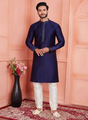 Looking These Party Wear Mans Wear Kutra Chididar Payjama wearing this fashionable. Tailored Kurta Are Jcquard Silk Brocade And Payjama Raymond Art Silk Fabriced With Wevon Pintux Disigner and fashioned with a banded collar for a dash of style.