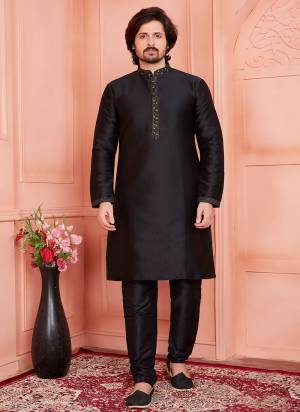 Looking These Party Wear Mans Wear Kutra Chididar Payjama wearing this fashionable. Tailored Kurta Are Jcquard Silk Brocade And Payjama Raymond Art Silk Fabriced With Wevon Pintux Disigner and fashioned with a banded collar for a dash of style.