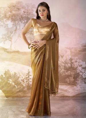 Attrctive These Fancy Party Wear Saree in Fine Colored.These Saree Are Burberry Organza And Blouse is Fabricated On Art Silk Pair.Its Beautified With Solid Fancy Disigner.