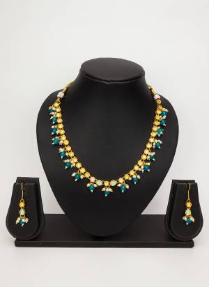 Attrective These Beautifil Colored Necklace.These Necklace is Come Brass Material And Beautified With Kundan Stone Work.