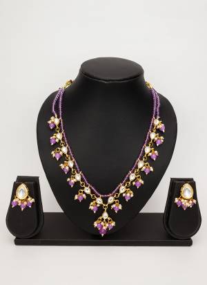 Attrective These Beautifil Colored Necklace.These Necklace is Come Brass Material And Beautified With Kundan Stone Work.