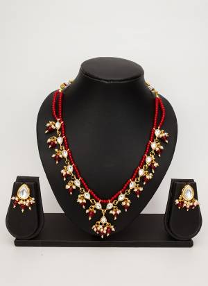 Attrective These Beautifil Colored Necklace.These Necklace is Come Brass Material And Beautified With Kundan Stone Work.