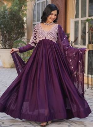 Attrective Looking These Beautiful Looking Readymade Long Gown With Dupatta.These Gown And Dupatta is Fabricated On Star Georgette.Its Beautified With Designer Beads Sequance Embroidery Work.