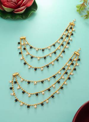 Looking These Beautifil Earring Attached Accessories Fine Colored.These Accessories is Come Brass Material And Beautified With Artificial Beads Work.