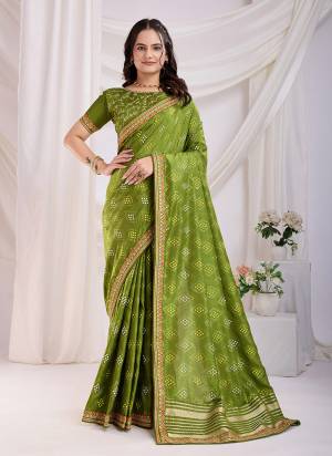 Garb These Fastival Saree in Fine Colored.These Saree Are Vichitra Silk And Blouse is Vichitra Silk Fabricated.Its Beautified With Designer Bandhej Printed, Embroidery Work.