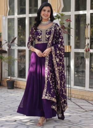 Looking These Beautiful Looking Party Wear Readymade Long Gown With Dupatta.These Gown And Dupatta is Fabricated On Faux Georgette.Its Beautified With Designer Jari,Sequance Embroidery Work.