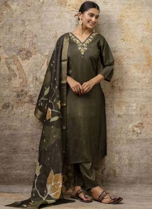 Attractive These Beautiful Looking Readymade Suits With Dupatta.These Suit is Fabricated On Top Are Shimmer Silk And Bottom Are Shimmer Silk And Organza Dupatta .Its Beautified With Designer Hand Work With Wevon Dupatta.