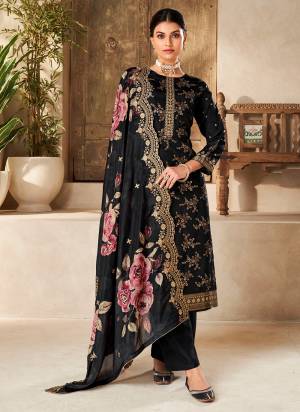 Garb These Party Wear Suit in Fine Colored Pair With Bottom And Dupatta.These Top Are Viscose Dola Silk And Dupatta Are Fabricated On Chinon Pair With Dull Santoon Bottom.Its Beautified With Wevon Jacquard Designe, Embroidery Work,Printed.