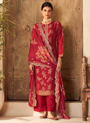 Garb These Party Wear Suit in Fine Colored Pair With Bottom And Dupatta.These Top Are Viscose Dola Silk And Dupatta Are Fabricated On Chinon Pair With Dull Santoon Bottom.Its Beautified With Wevon Jacquard Designe, Embroidery Work,Printed.