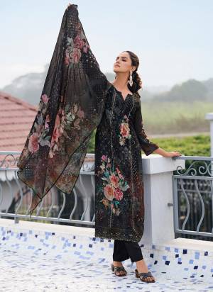 Garb These Party Wear Suit in Fine Colored Pair With Bottom And Dupatta.These Top Are Georgette And Dupatta Are Fabricated On Georgette Pair With Dull Santoon Bottom.Its Beautified With Designer Digital Printed, Embroidery Work.