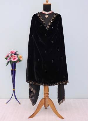 Grab These Beautiful Colored Ethnic Dupatta.This Dupatta is Fabricated On Beautiful Velvet Fabric . It Is Beautified With Beautiful Designer Sequance Embroidery Cut Work.