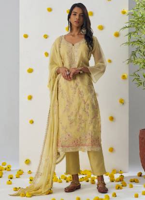 Grab These Party Wear Readymade Suit in Fine Colored Pair With Bottom.These Top Are Fancy Crush And Dupatta Are Fabricated On Chiffon Pair With Dull Santoon Bottom.Its Beautified With Heavy Designer Multy Thread Embroidery,Diamond Work.