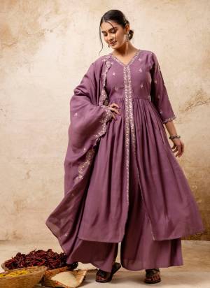 Attractive These Beautiful Looking Readymade Plazzo Suits With Dupatta.These Suit is Fabricated On Top Are Silk Blend And Bottom Are Silk Blend And Silk Dupatta .Its Beautified With Designer Embroidery Work.