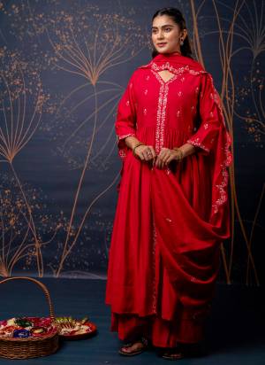 Attractive These Beautiful Looking Readymade Plazzo Suits With Dupatta.These Suit is Fabricated On Top Are Silk Blend And Bottom Are Silk Blend And Silk Dupatta .Its Beautified With Designer Embroidery Work.