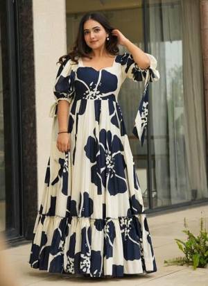 Attractive Looking These Beautiful Looking Readymade Long Kurti.These Kurti is Fabricated On Rayon.Its Beautified With Designer Printed.