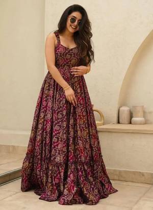 Attractive Looking These Beautiful Looking Readymade Long Kurti.These Kurti is Fabricated On Rayon.Its Beautified With Designer Printed.