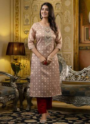 Attrective These Beautiful Looking Readymade Kurti.These Kurti Fabricated On Shimmer Silk.Its Beautified With Designer Embroidery Work.
