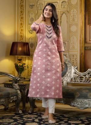 Attrective These Beautiful Looking Readymade Kurti.These Kurti Fabricated On Shimmer Silk.Its Beautified With Designer Embroidery Work.