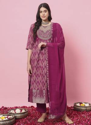 Garb These Beautiful Looking Readymade Suits With Dupatta.These Suit is Fabricated On Top Are Cotton Silk And Bottom Are Santoon And Nazmin Dupatta .Its Beautified With Wevon Designer With Embroidery Work,Printed.
