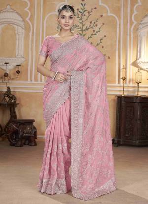 Garb These Party Wear Saree in Fine Colored.These Saree Are Gold Crunchy And Blouse is Gold Crunchy Fabricated.Its Beautified With Designer Silver Jari,Thread Embroidery,Diamond,Cut Work.