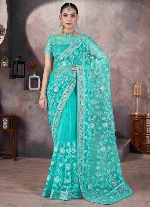 Garb These Party Wear Saree in Fine Colored.These Saree Are Butterfly Net And Blouse is Butterfly Net Fabricated.Its Beautified With Designer Thread Embroidery Work.