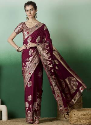 Looking These Party Wear Saree in Fine Colored.These Saree And Blouse Is Dolla Cotton Fabricated.Its Beautified With Wevon Meenakari Designer.