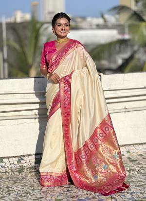 Attrective These Party Wear Saree in Fine Colored.These Saree And Blouse is Fabricated On Soft Silk.Its Beautified With Weaving Jacquard Kadiyal Paithani Gala Designer.