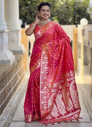 Attrective These Party Wear Saree in Fine Colored.These Saree And Blouse is Fabricated On Soft Banarasi Silk.Its Beautified With Weaving Jacquard Designer.